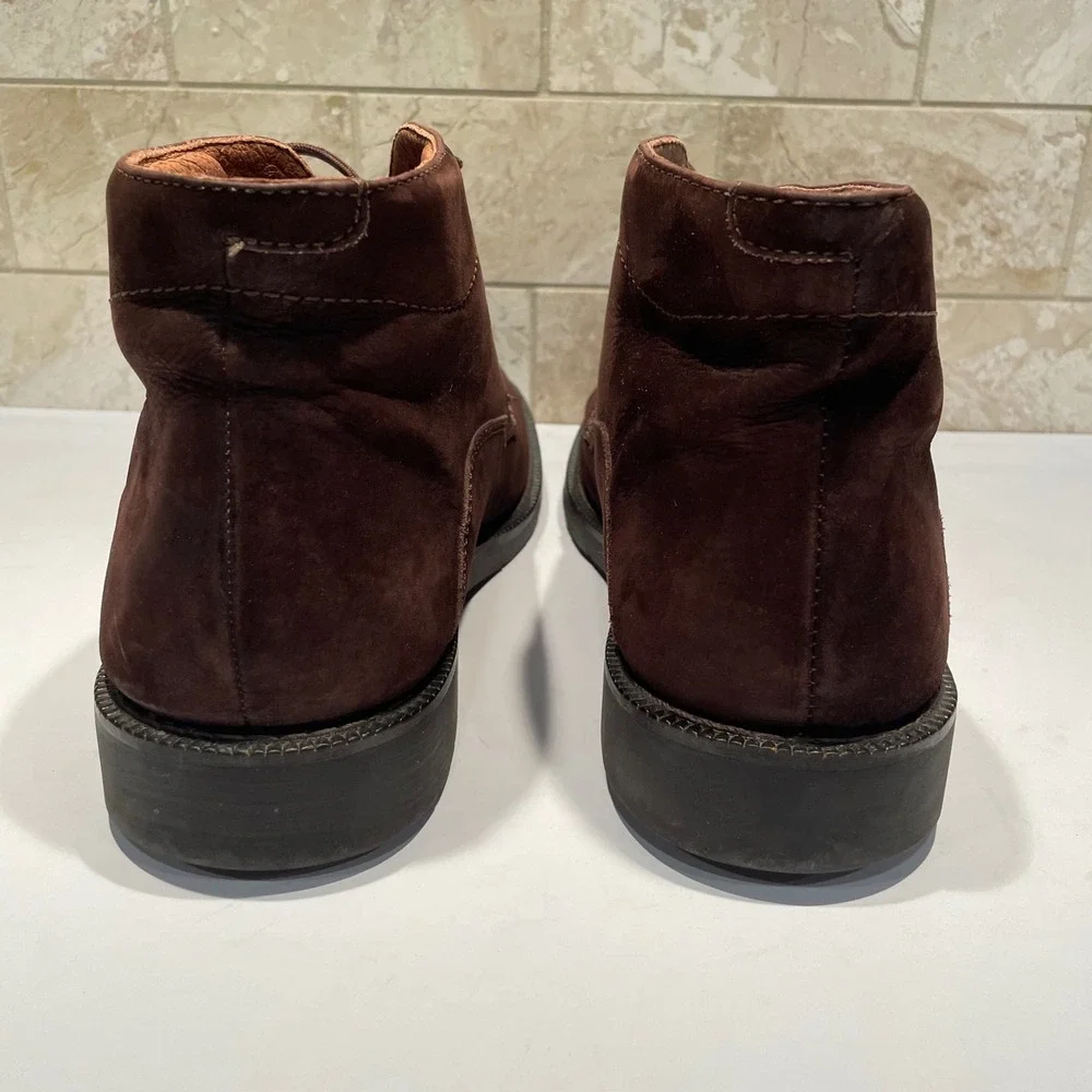 GH Bass & Co Western Mens 9.5 M Brown Nubuck Leather Chukka Boots Made in Brazil